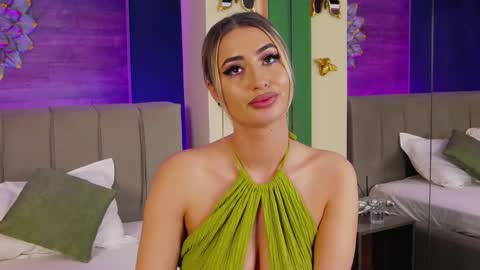 Lora online show from 11-28-25, 11:40