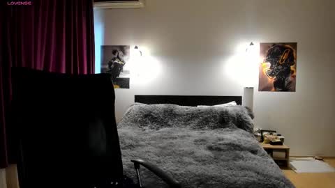 Lora online show from 02-18-25, 11:55