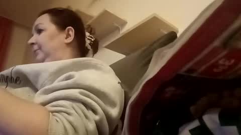 Lora online show from 02-18-25, 08:25