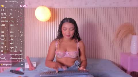 Snapshot of loraine_rios chatting on 02-25-26, 05:06 Loraine Rios online show from 02-25-26, 05:06