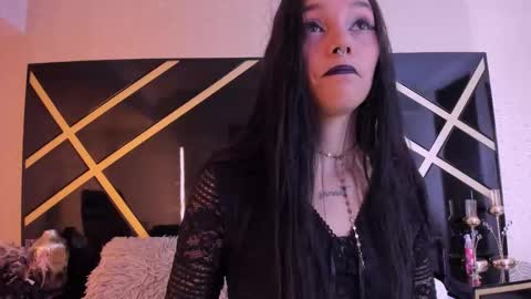 Snapshot of loraineblake chatting on 11-26-25, 12:28 loraineblake online show from 11-26-25, 12:28