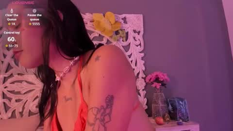 Snapshot of loraineblake chatting on 01-15-26, 03:27 loraineblake online show from 01-15-26, 03:27