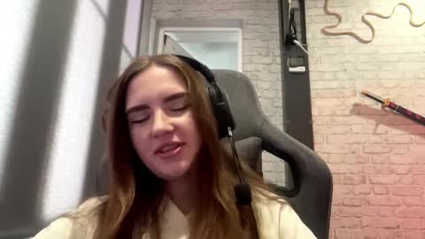 Molly online show from 10-14-25, 05:19