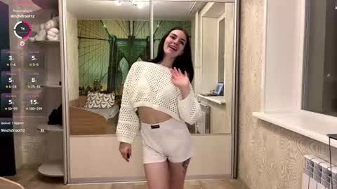 Olivia online show from 11-17-25, 01:06