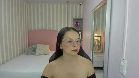 lorelaigiven online show from 11-12-25, 12:27