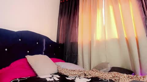 Snapshot of lorena_capelli_ chatting on 09-28-25, 08:36 lesly lorena online show from 09-28-25, 08:36