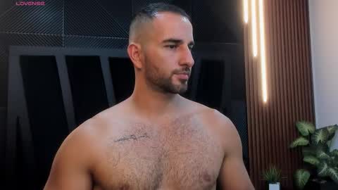 Snapshot of lorenzo_walker_ chatting on 12-05-25, 05:20 L O R E N Z O Thumbs Up help online show from 12-05-25, 05:20