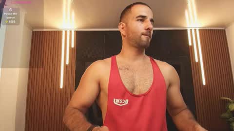  L O R E N Z O  Thumbs Up help  online show from 02-17-26, 05:19