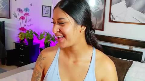 loretahorny online show from 03-26-26, 01:06