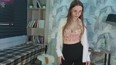 Snapshot of lorettedarsi chatting on 05-25-26, 01:11 lorettedarsi online show from 05-25-26, 01:11