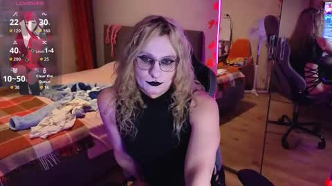 Lori -----------------------------------    online show from 10-15-25, 03:01