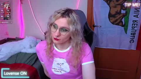 Lori -----------------------------------    online show from 02-17-26, 01:29