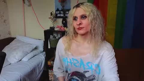 Lori -----------------------------------    online show from 06-13-26, 02:26