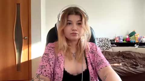 Snapshot of lorrainepurkiss chatting on 07-13-26, 09:01 Stasha online show from 07-13-26, 09:01
