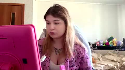 Snapshot of lorrainepurkiss chatting on 07-24-26, 03:04 Stasha online show from 07-24-26, 03:04