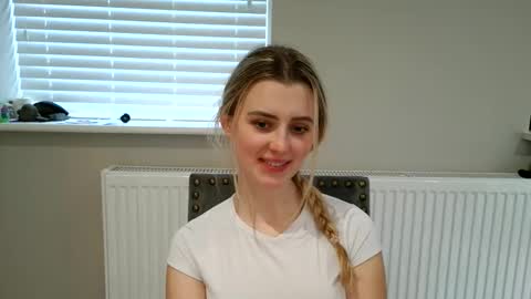 Lottie Lou online show from 01-12-26, 02:44