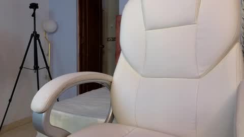  Lou Rosse  online show from 12-19-24, 08:34