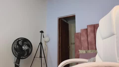  Lou Rosse  online show from 02-11-25, 08:31