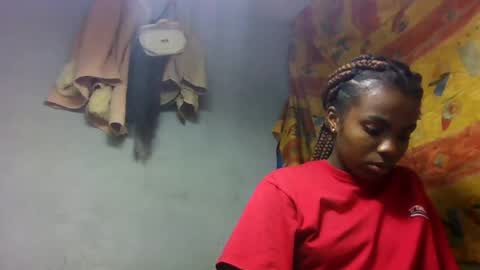 Snapshot of louane98 chatting on 07-06-26, 07:27 louane98 online show from 07-06-26, 07:27