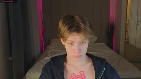 Snapshot of louie_evans chatting on 01-11-26, 05:51 louie_evans online show from 01-11-26, 05:51