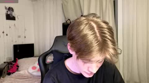 Snapshot of louie_evans chatting on 02-02-26, 08:18 louie_evans online show from 02-02-26, 08:18