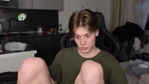 Snapshot of louie_evans chatting on 02-25-26, 02:59 louie_evans online show from 02-25-26, 02:59