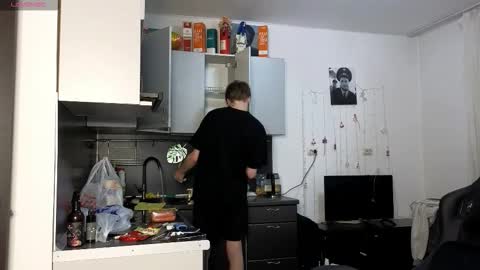 Snapshot of louie_evans chatting on 03-03-26, 06:14 louie_evans online show from 03-03-26, 06:14