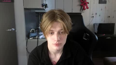 Snapshot of louie_evans chatting on 03-28-26, 06:57 louie_evans online show from 03-28-26, 06:57