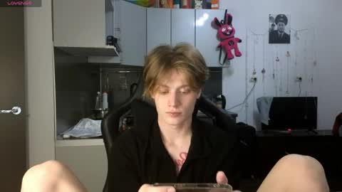 Snapshot of louie_evans chatting on 03-28-26, 11:26 louie_evans online show from 03-28-26, 11:26