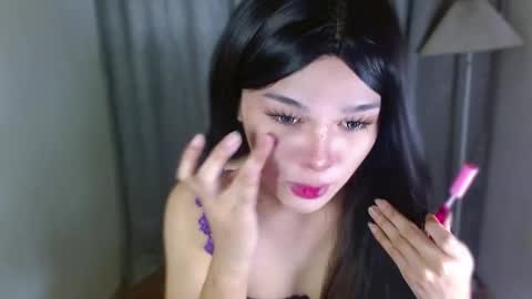 Snapshot of louilalicious chatting on 10-15-25, 01:17 louilalicious online show from 10-15-25, 01:17