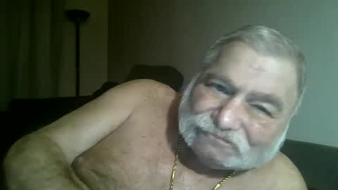 Snapshot of louis_chokdee chatting on 12-15-24, 04:15 louis_chokdee online show from 12-15-24, 04:15