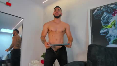 Louis online show from 04-28-26, 02:44