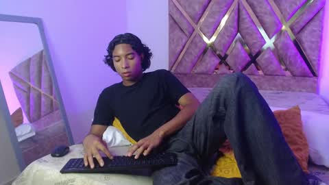 Snapshot of louis_hardstar chatting on 01-10-25, 09:20 Louis Valdz online show from 01-10-25, 09:20