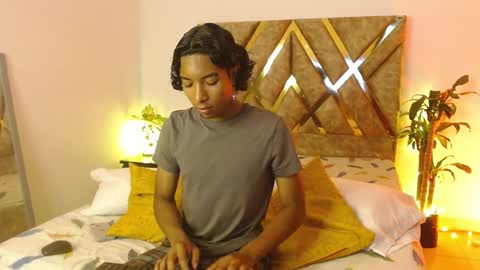 Snapshot of louis_hardstar chatting on 01-13-25, 08:15 Louis Valdz online show from 01-13-25, 08:15
