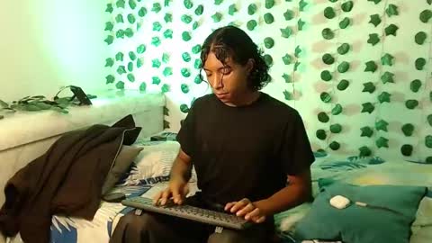 Snapshot of louis_hardstar chatting on 02-22-25, 12:08 Louis Valdz online show from 02-22-25, 12:08