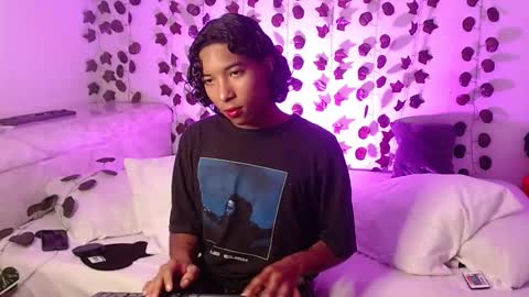 Snapshot of louis_hardstar chatting on 03-05-25, 08:32 Louis Valdz online show from 03-05-25, 08:32