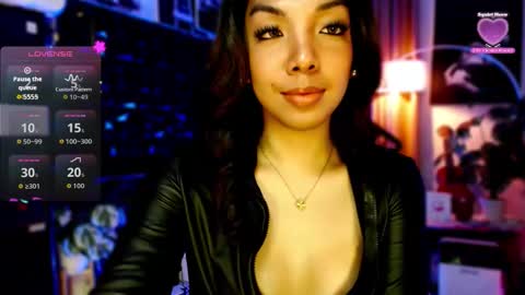 Snapshot of louisassy chatting on 05-08-26, 03:34 Louisa online show from 05-08-26, 03:34