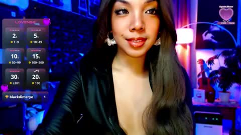 Snapshot of louisassy chatting on 05-18-26, 03:24 Louisa online show from 05-18-26, 03:24