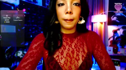 Snapshot of louisassy chatting on 05-25-26, 02:50 Louisa online show from 05-25-26, 02:50