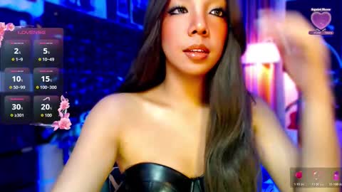 Snapshot of louisassy chatting on 05-27-26, 02:30 Louisa online show from 05-27-26, 02:30