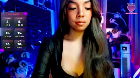 Snapshot of louisassy chatting on 06-06-26, 03:22 Louisa online show from 06-06-26, 03:22