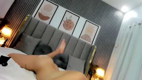 Snapshot of louiseelizabeth chatting on 12-03-24, 08:50 samantha online show from 12-03-24, 08:50