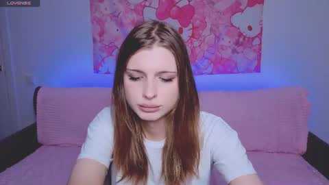 LouiseKane online show from 06-20-26, 09:34
