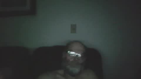 Snapshot of louism13 chatting on 12-23-25, 04:54 louism13 online show from 12-23-25, 04:54