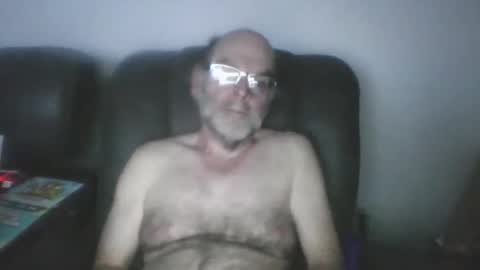 Snapshot of louism13 chatting on 04-04-26, 05:16 louism13 online show from 04-04-26, 05:16