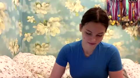 Snapshot of louismapes chatting on 08-05-26, 06:00 Sasha online show from 08-05-26, 06:00