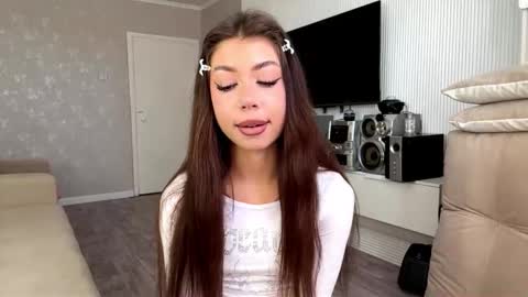 Flora online show from 03-21-26, 07:13