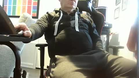 loumtl3 online show from 01-11-25, 07:05