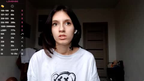 Snapshot of lourdesauerswald chatting on 12-05-25, 06:11 EVA online show from 12-05-25, 06:11