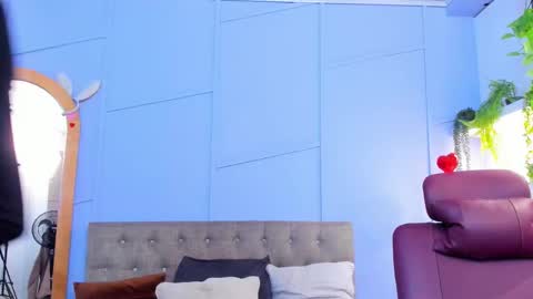 Louren Fox online show from 11-20-25, 11:32